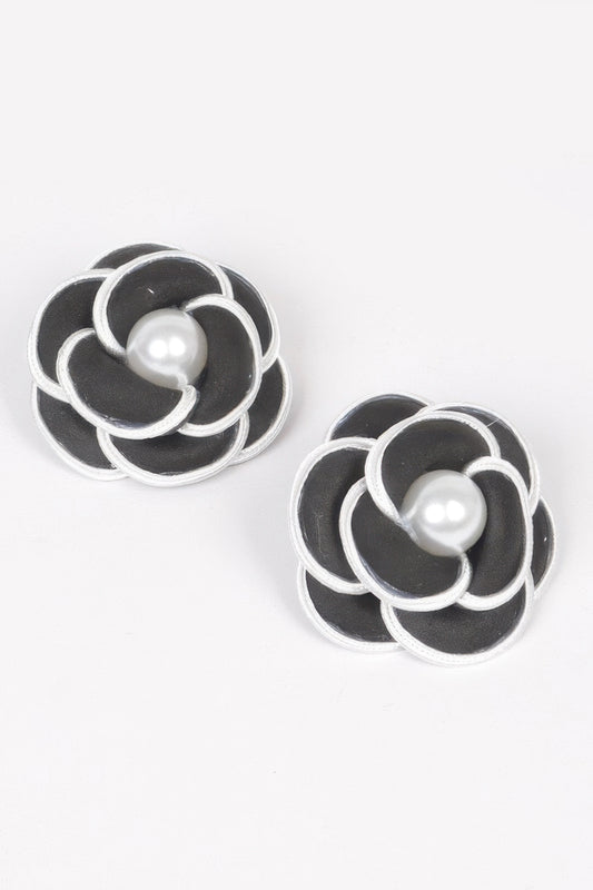 Faux Pearl Flower Stud Earring