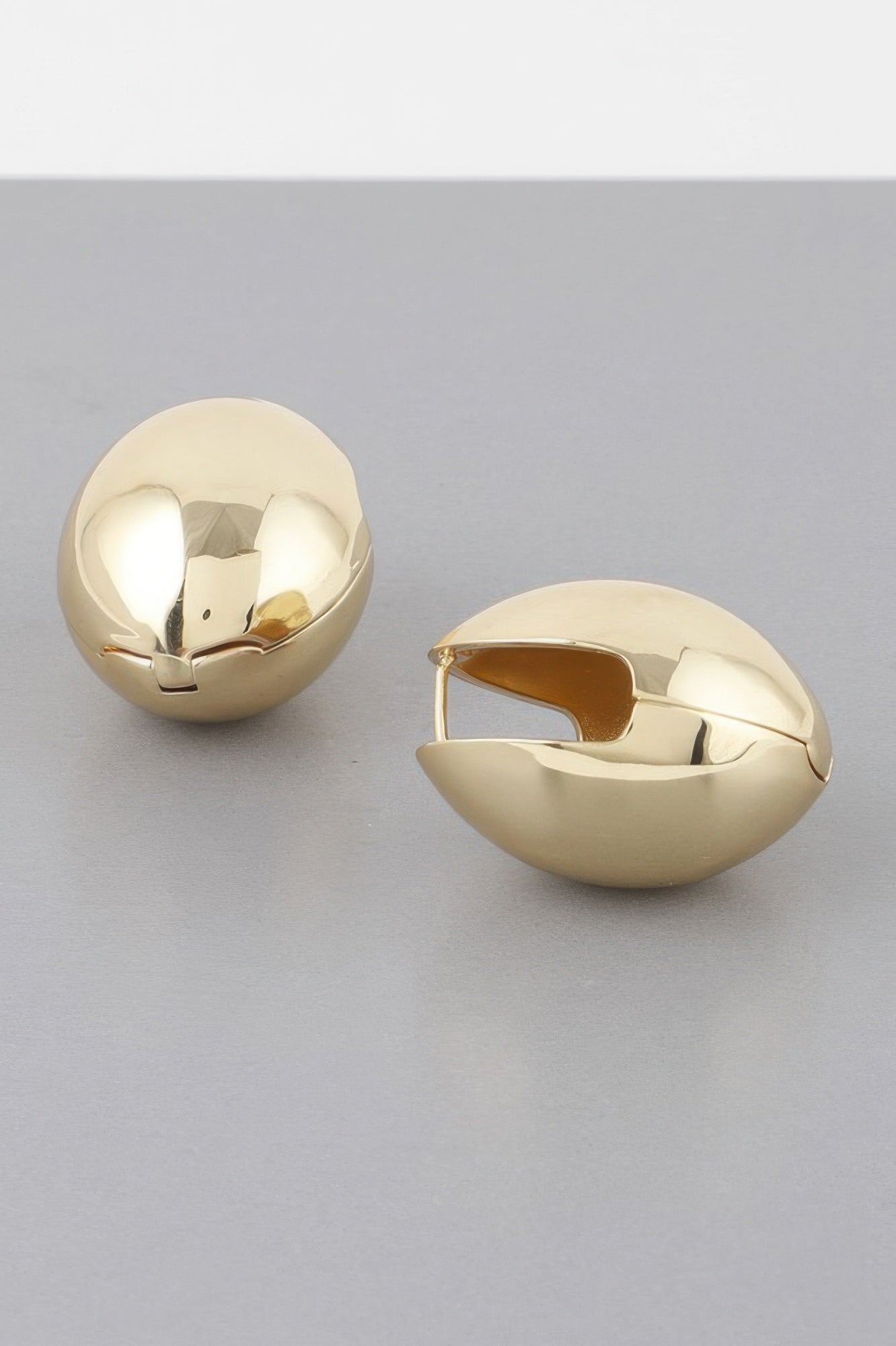 Empty Shell Clasp Earrings