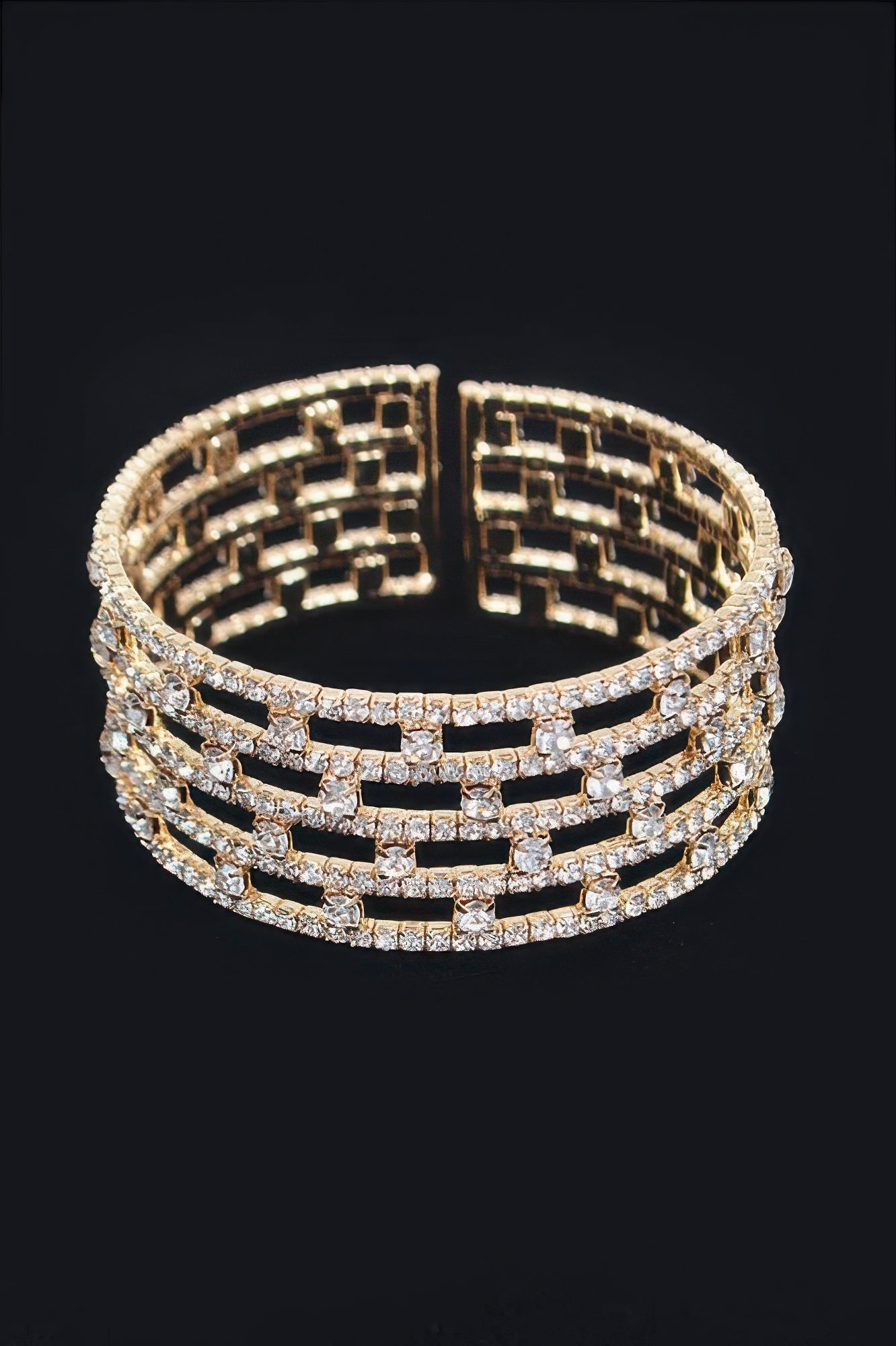 Clear Rhinestone Pattern Bangle