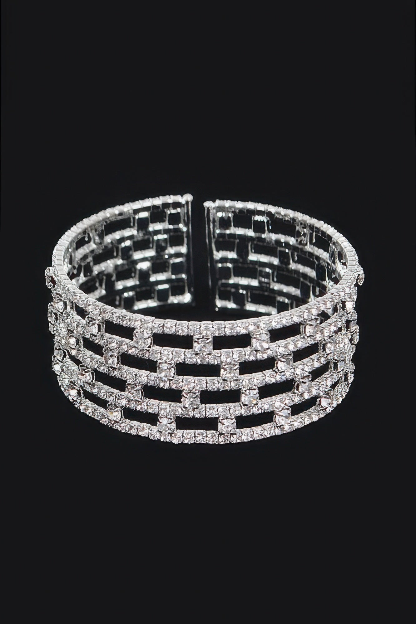 Clear Rhinestone Pattern Bangle