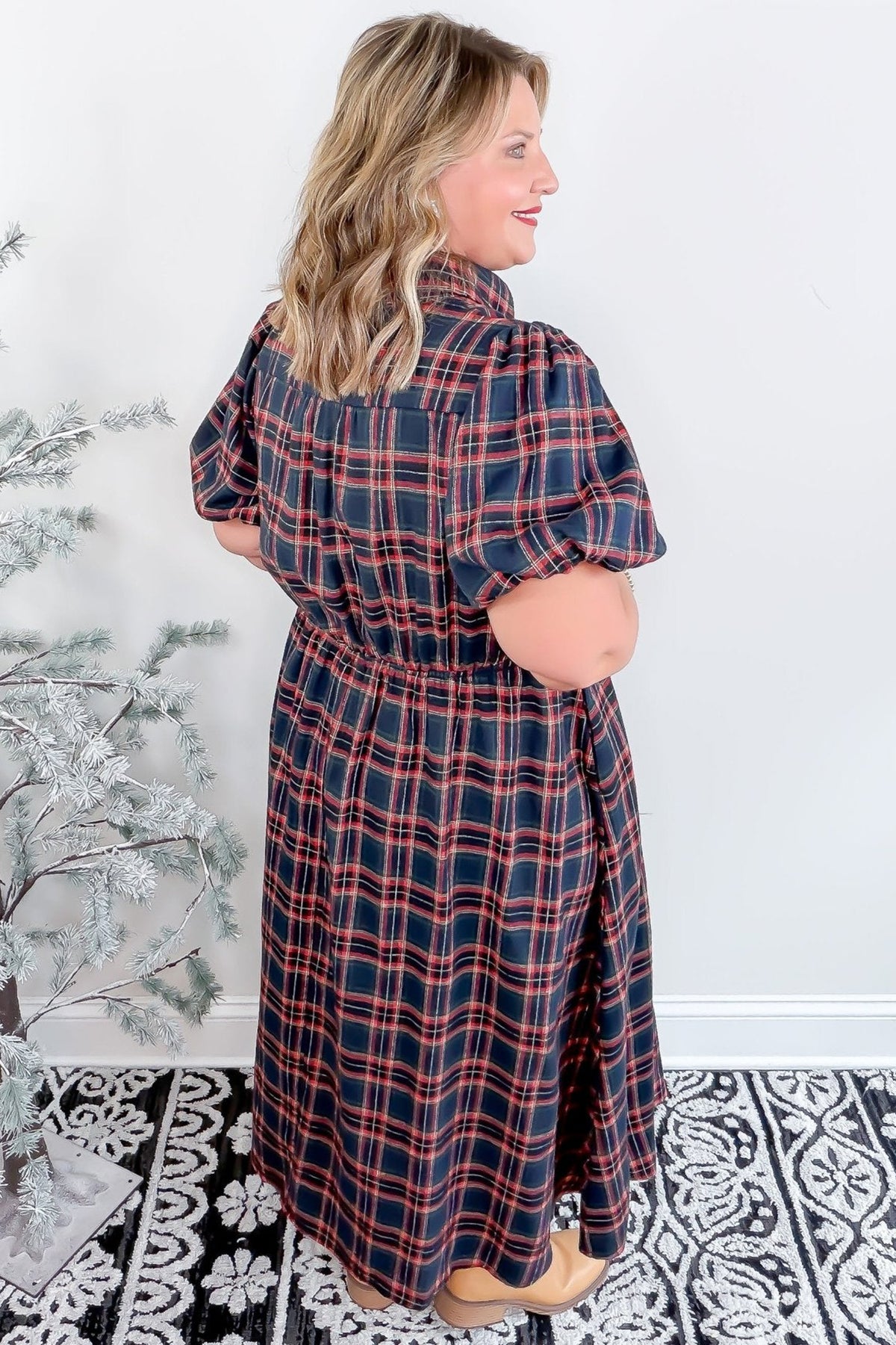 Black Plaid V-Neck Belted Waist Short-Sleeve Plus Size Dress