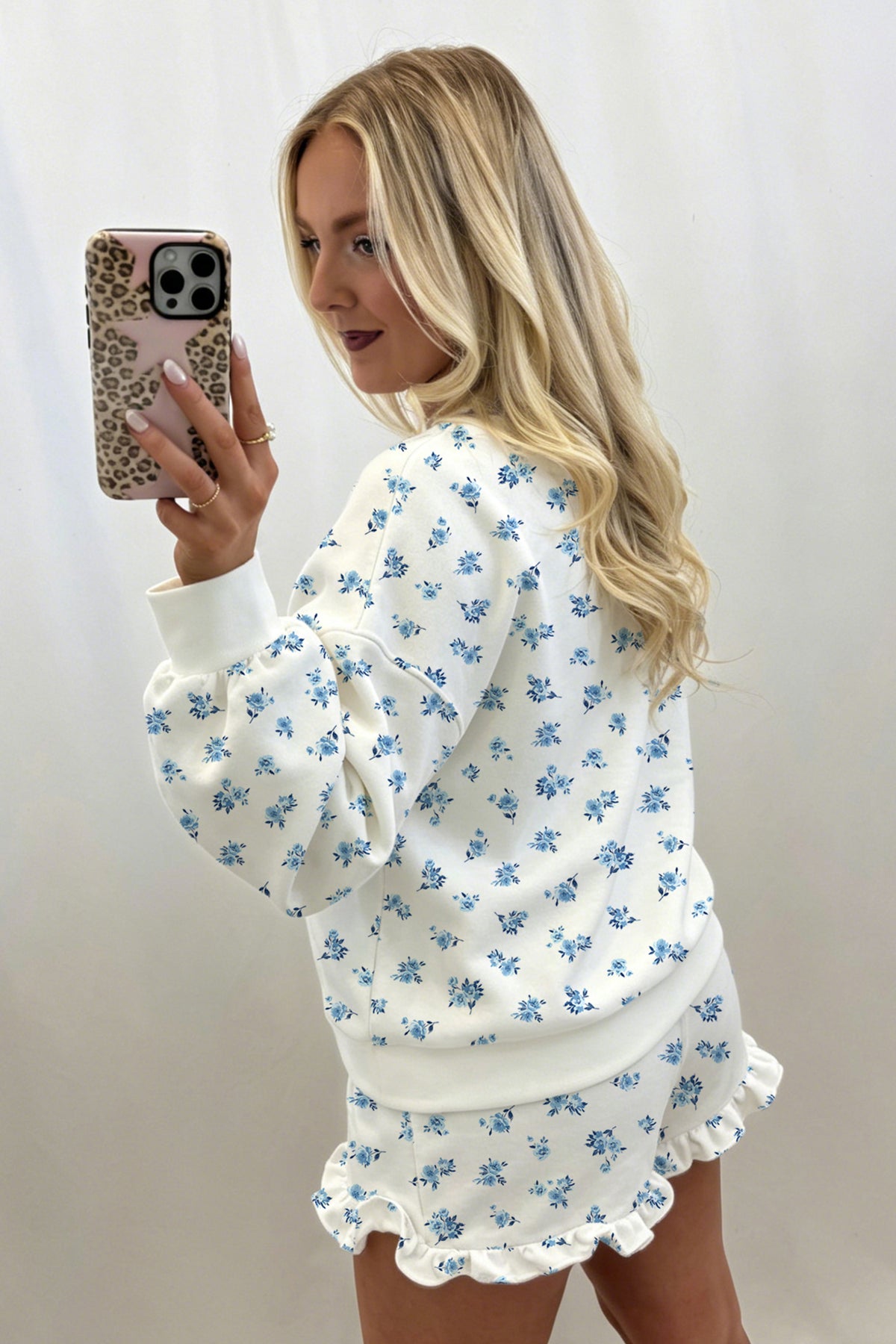 Women's Sky Blue Floral Print Long-Sleeve Top & Ruffle Shorts Two-Piece Set