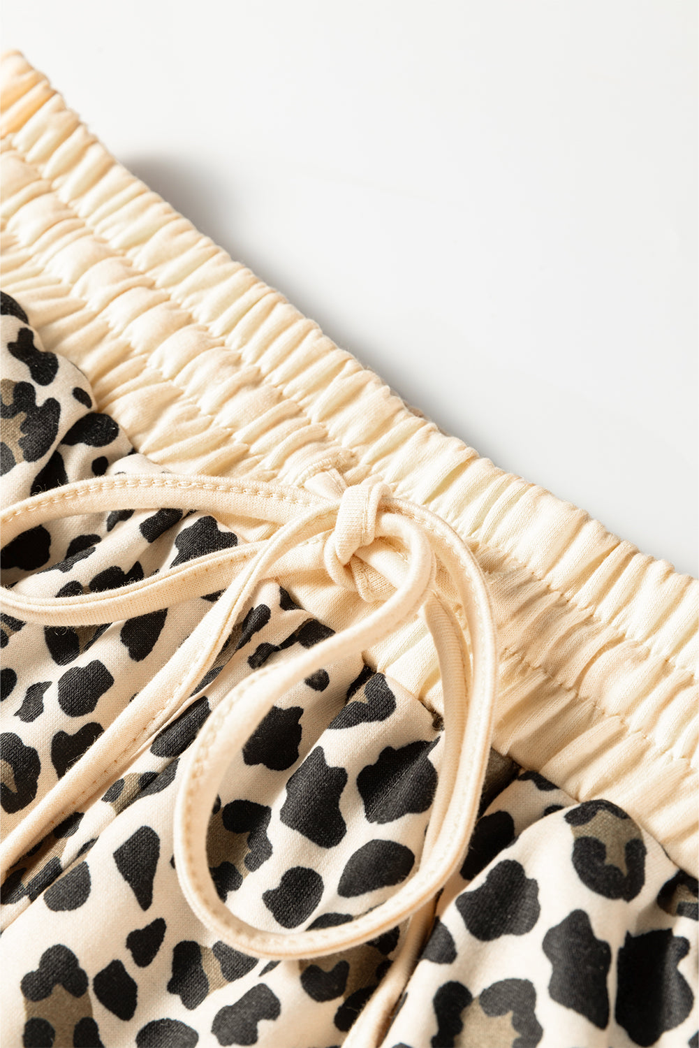 Women's Brown Leopard Print Contrast Trim Pullover Shorts Two-Piece Outfit Set