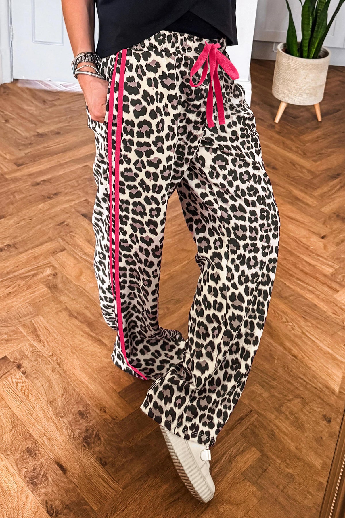 Rose Contrast Tie Waist Leopard Print Casual Pants
