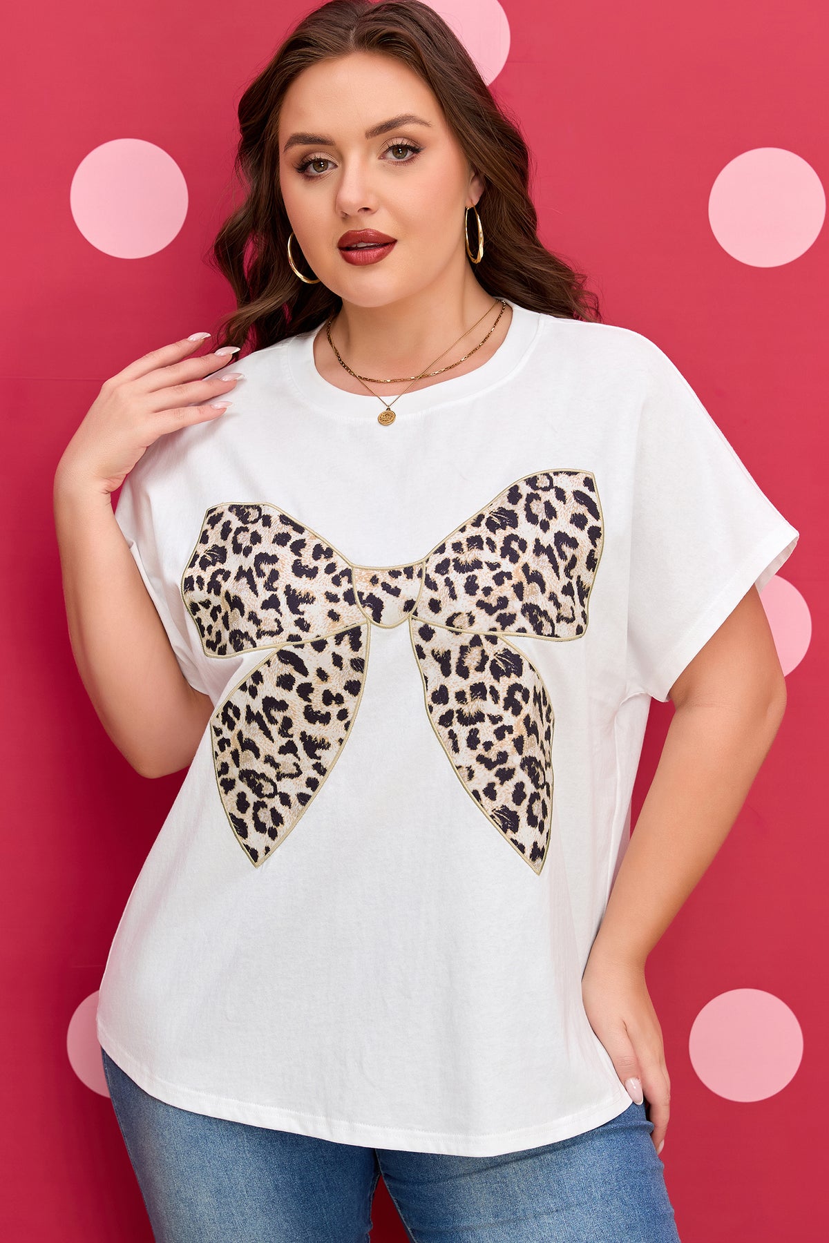 White Plus Size Leopard Bow Embroidered Patch Casual T-Shirt