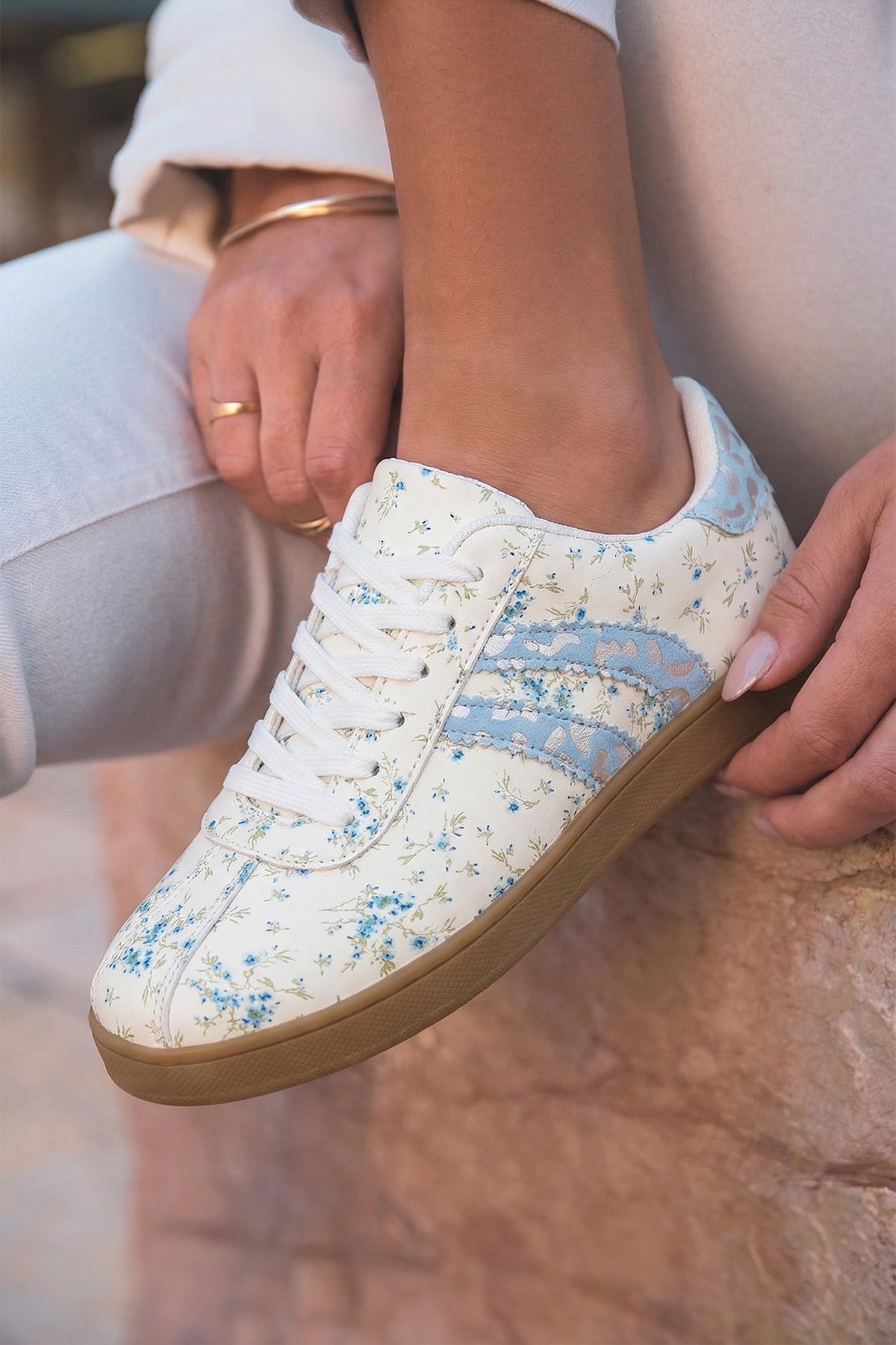 Dark Green Fresh Floral Print Color Block Lace-Up Shoes