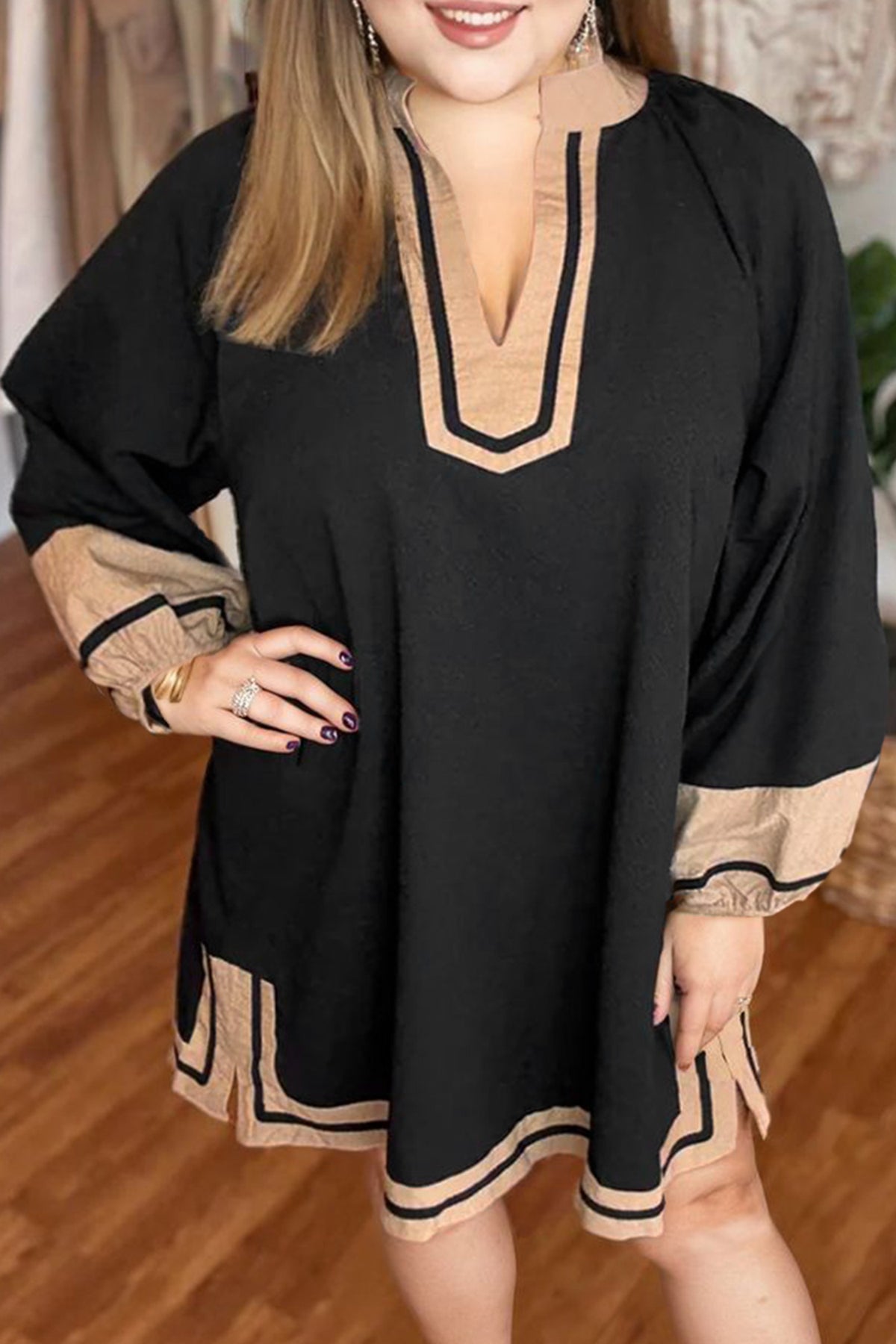 Black Plus Size Color-Block Striped Trim V-Neck Long-Sleeve Shift Mini Dress
