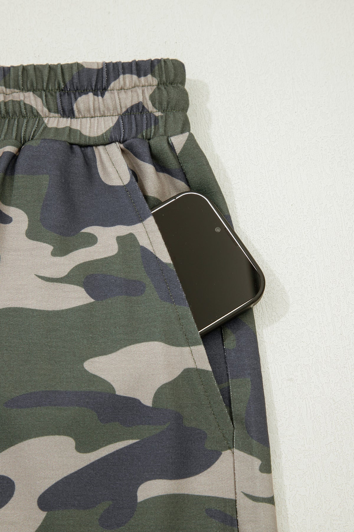 Green Tie Elastic-Waist Pocketed Plus Size Camo Shorts