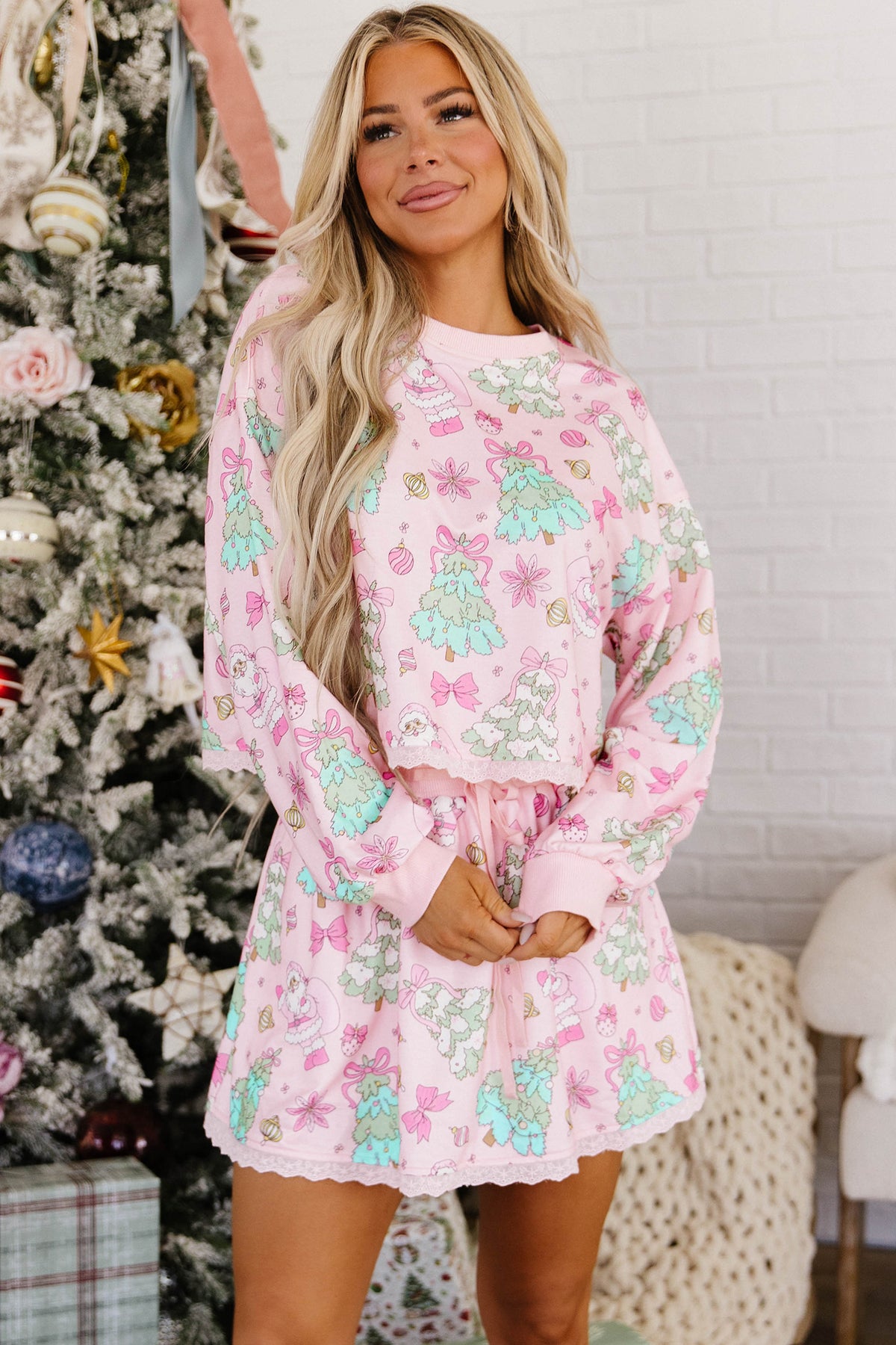 Women's Pink Christmas Theme Print Long-Sleeve Pullover Flowy Skort Two-Piece Set