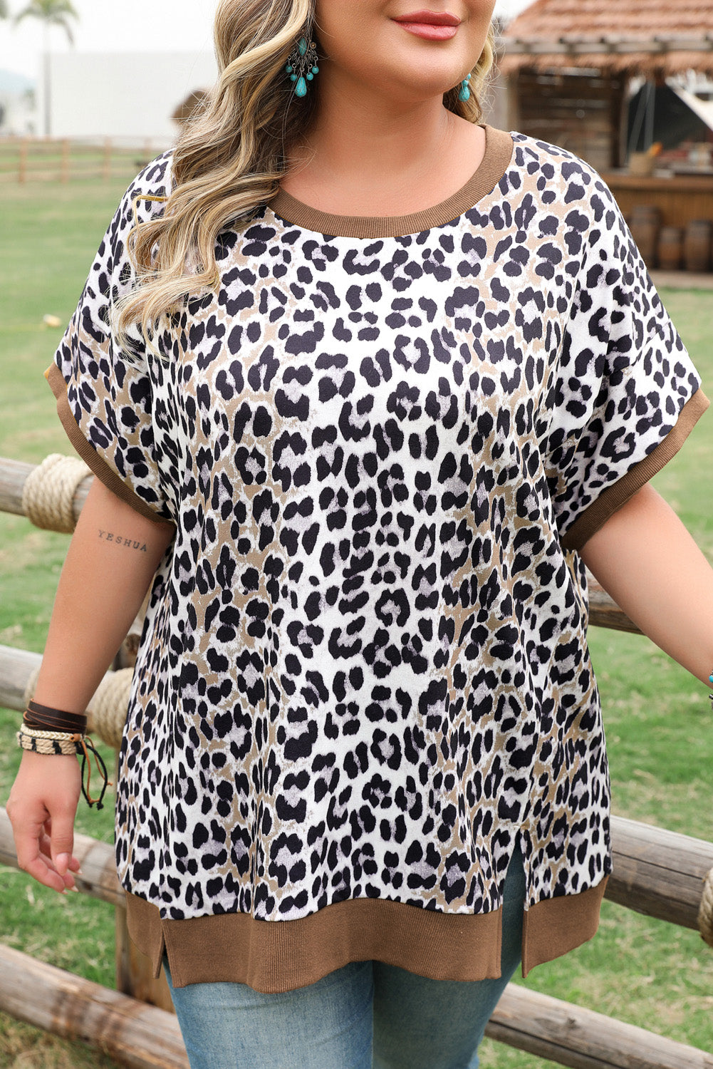 Khaki Leopard Contrast Trim Short-Sleeve Loose Plus Size Top