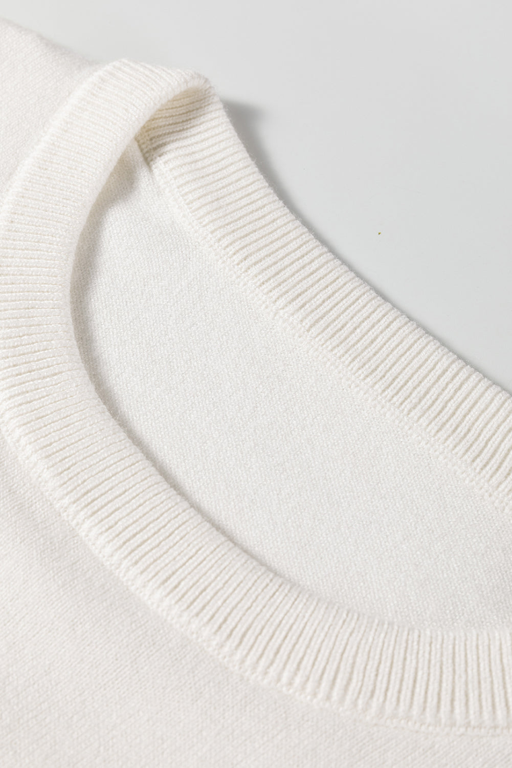 White Button Split Cuffs Round Neck Slim Sweater