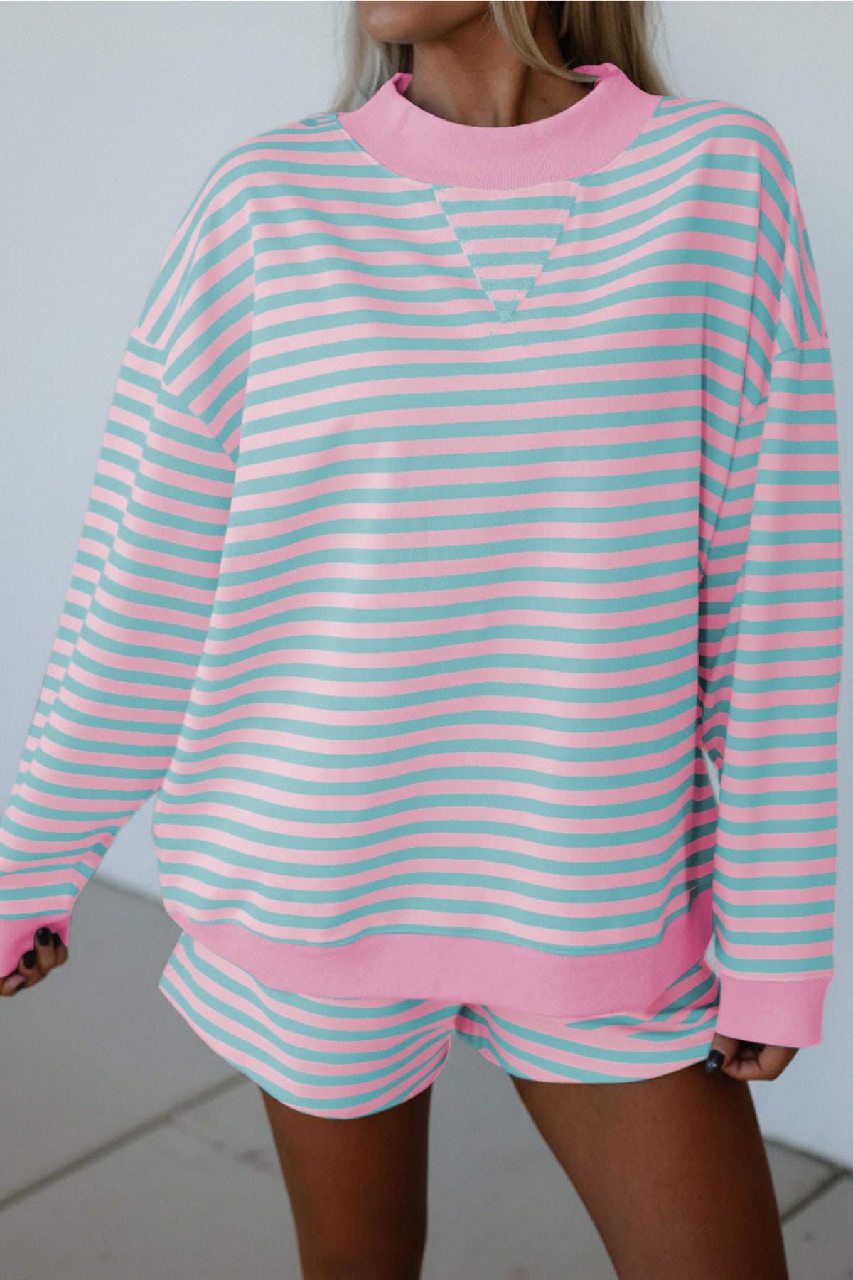 Women's Green Stripe Color Block Detail Long-Sleeve Pullover Elastic Waist Pull On Shorts Two-Piece Set