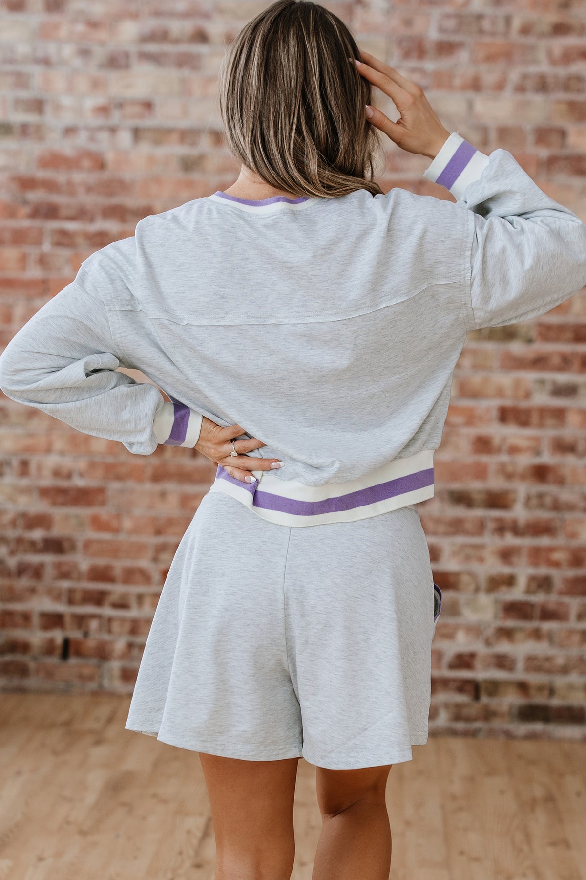 Women's Light Grey Contrast Striped Bands Cropped Pullover and Athletic Shorts Two-Piece Set