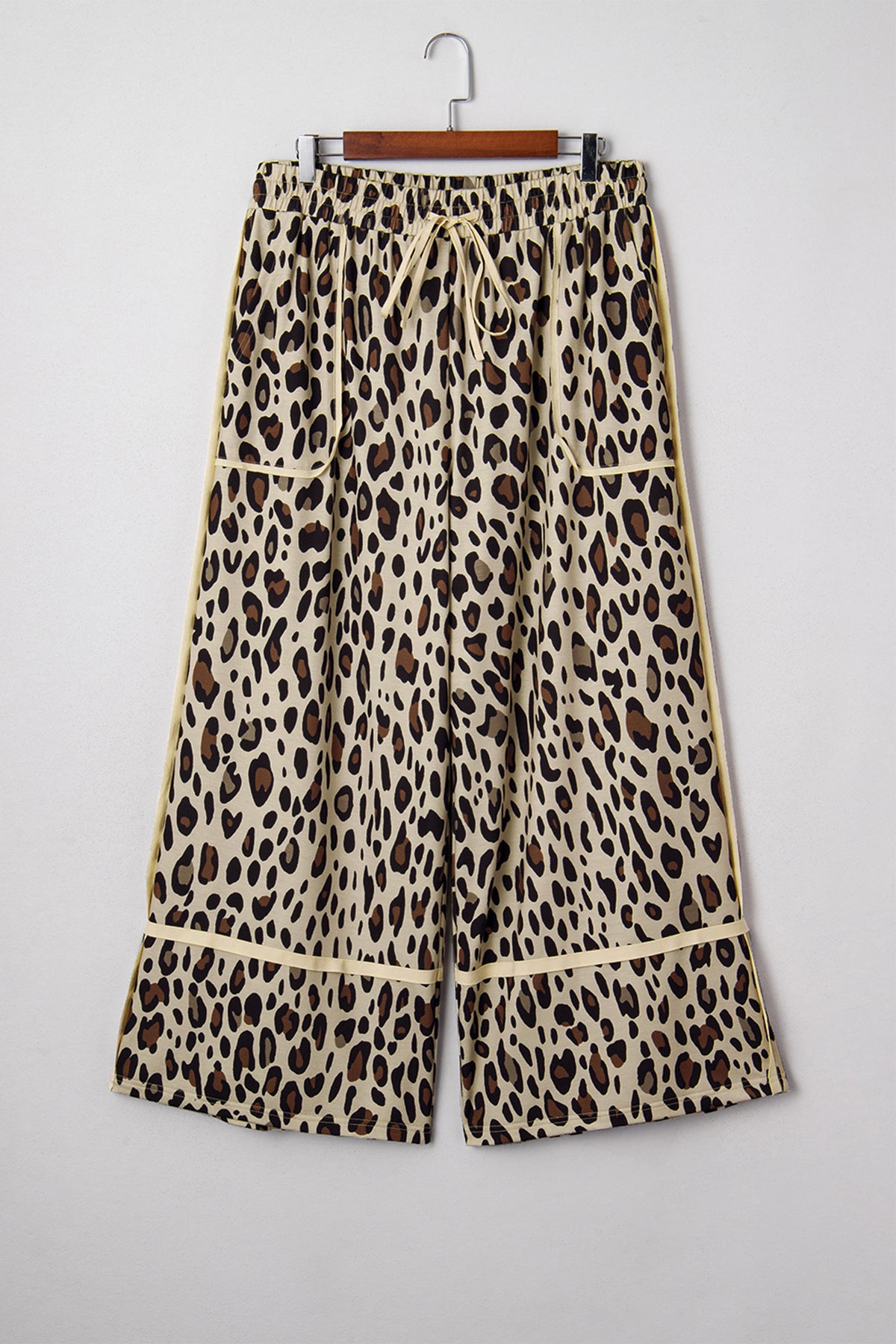 Khaki Exposed Seam Patched Pocket Plus Size Drawstring Leopard Wide-Leg Pants