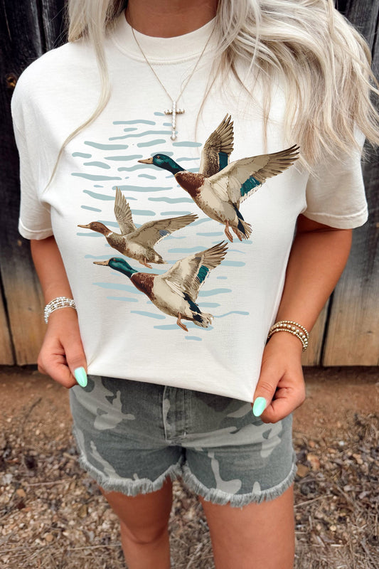 White Western Mallard Lake Graphic Casual Graphic T-Shirt