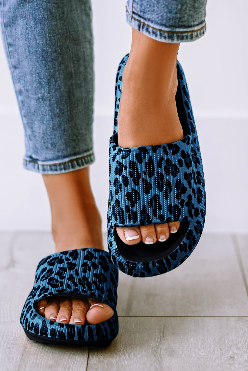 Pink Leopard Print Thick Sole Slip-On Slippers