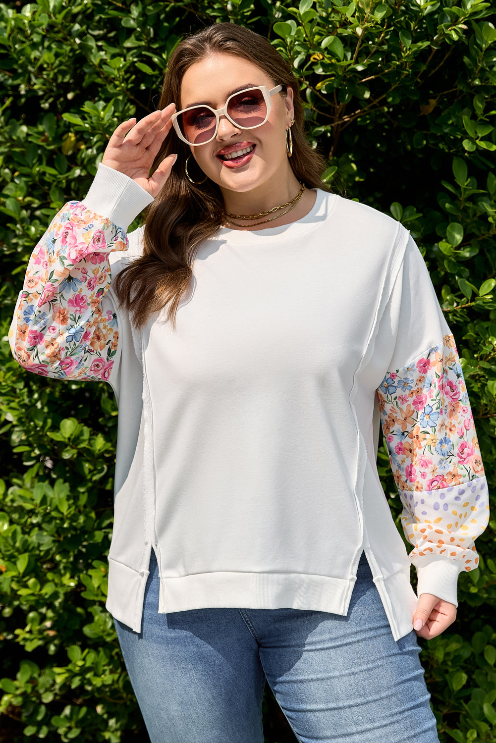 Women's White Plus Size Exposed Seam Detail Contrast Dot Floral Patchwork Sleeve Sweatshirt Set