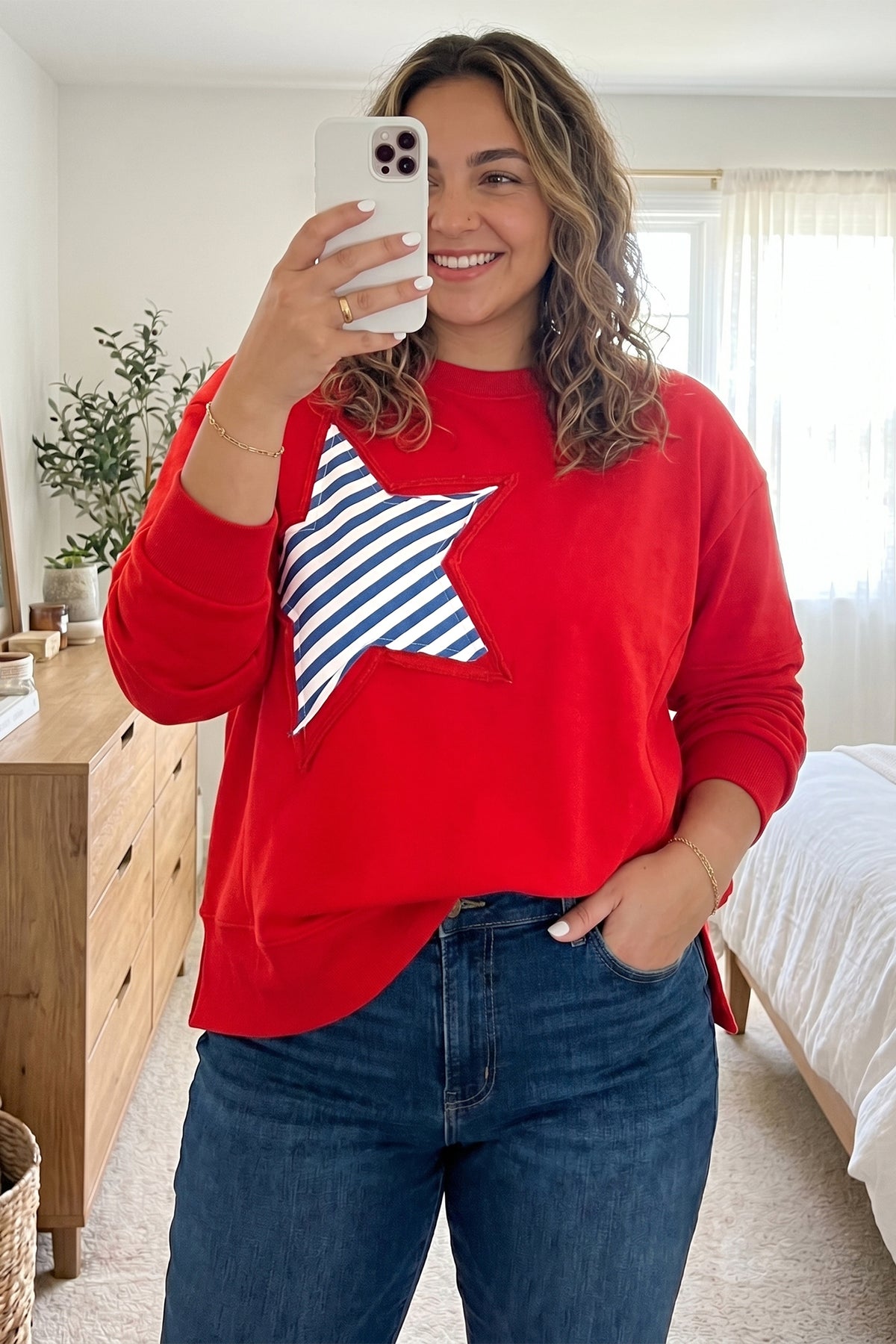 Fiery Red Patch Embroidery Star Color-Block Plus Size Sweatshirt