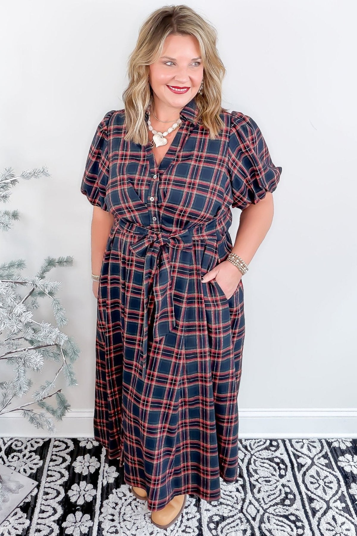 Black Plaid V-Neck Belted Waist Short-Sleeve Plus Size Dress