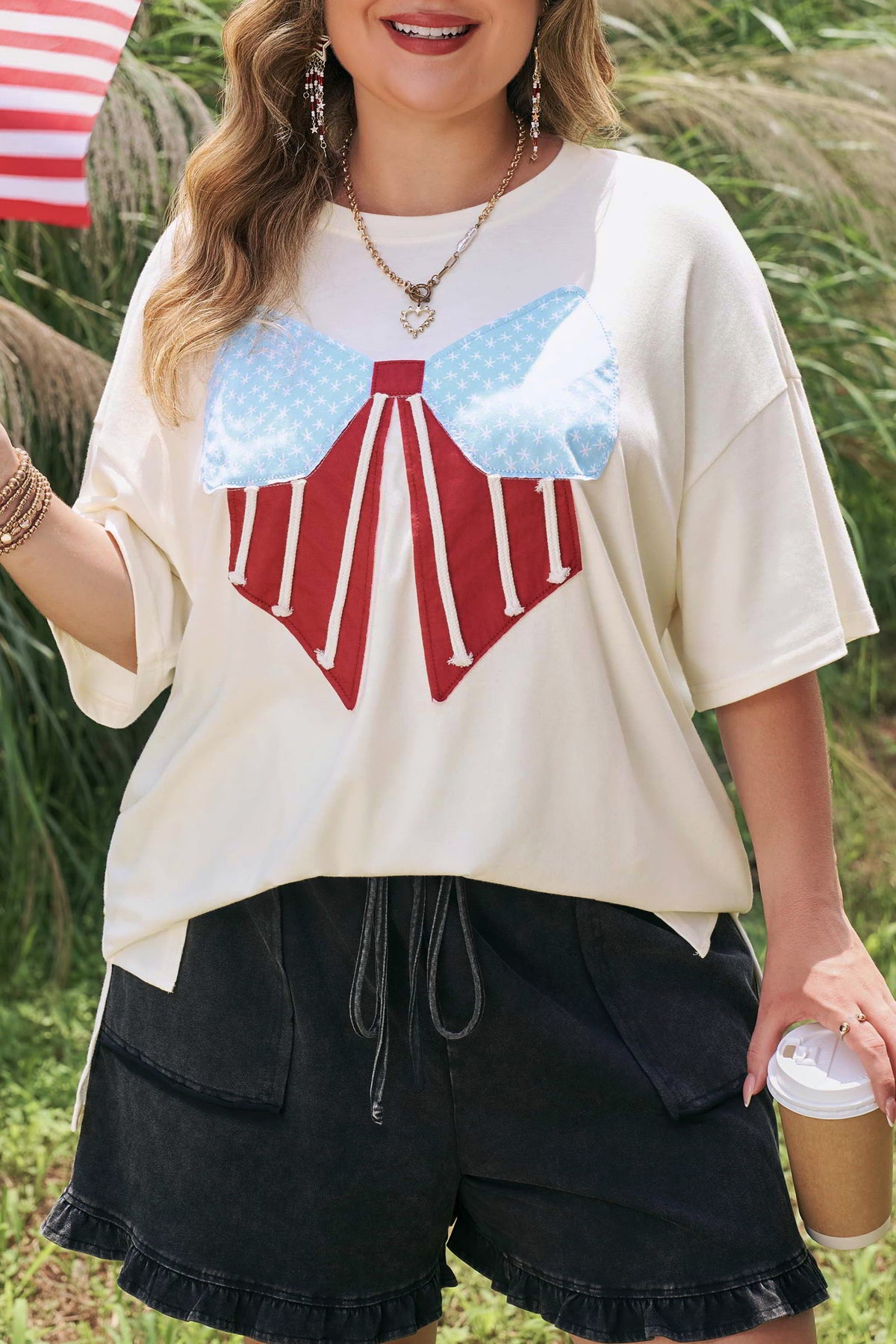 White Distressed Flag Bow Patched Plus Size T-Shirt