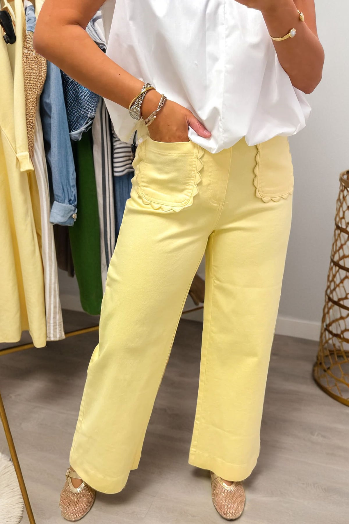 Yellow Solid Scalloped Patch Pocket Shift Jeans