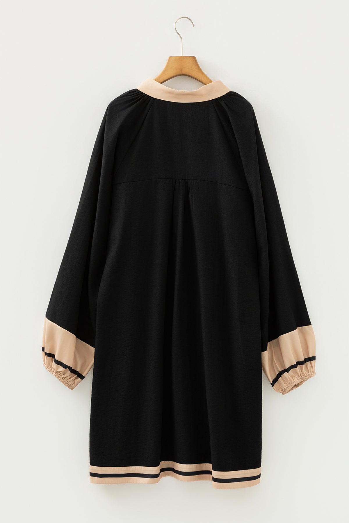 Black Plus Size Color-Block Striped Trim V-Neck Long-Sleeve Shift Mini Dress