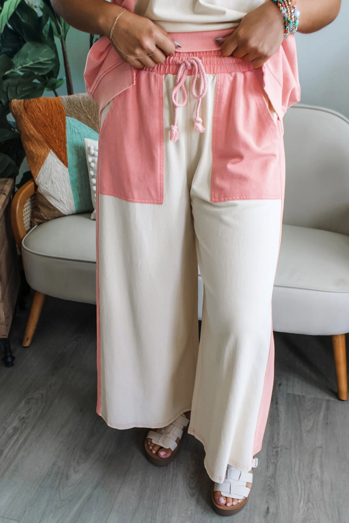 Women's White Two-tone Color Block Patchwork Tee Pants Two-Piece Set
