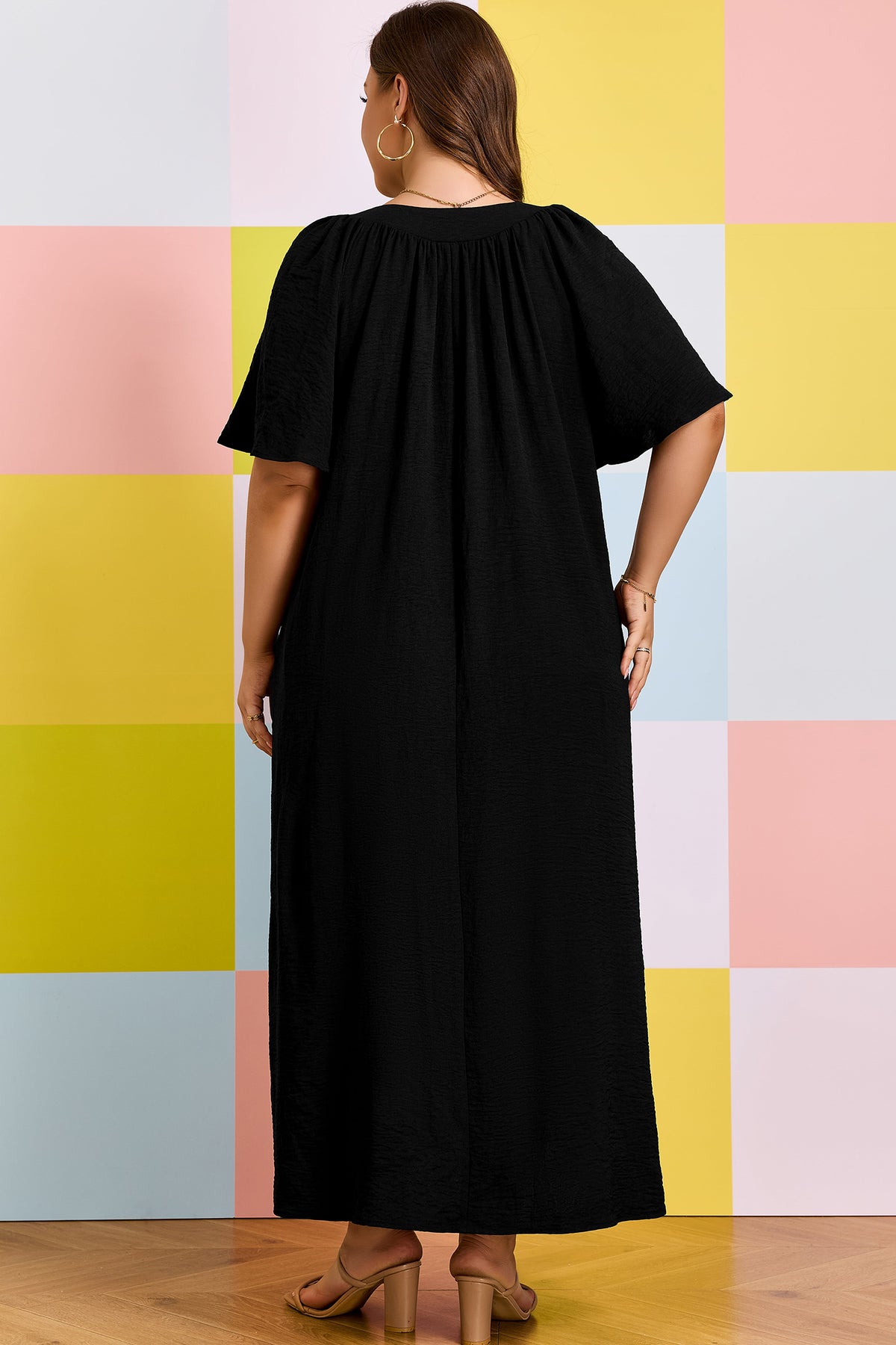 Black Plus Size Solid Color Notched Neck Short-Sleeve Loose Dress