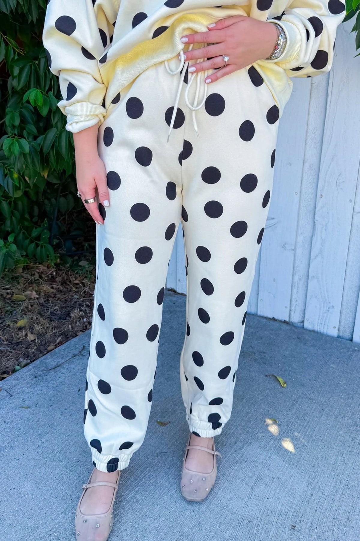 Women's Beige Polka Dot Print Drop Shoulder Pullover Jogger Pants Two-Piece Set