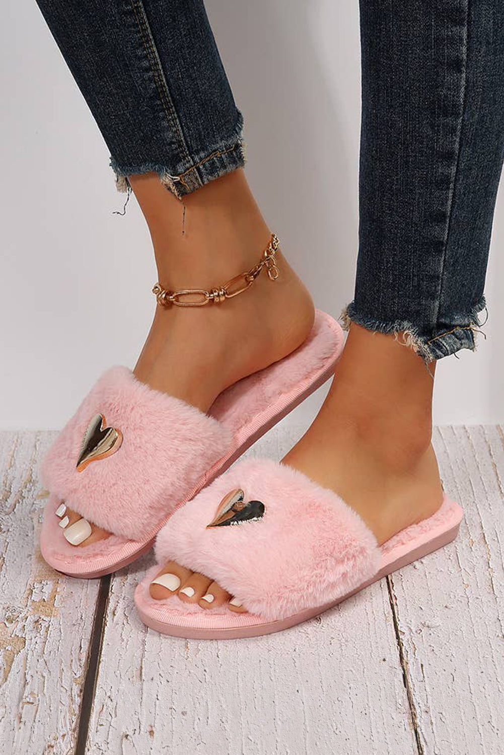 Parchment Heart Shape Buckle Decor Open-Toe Plush Slippers